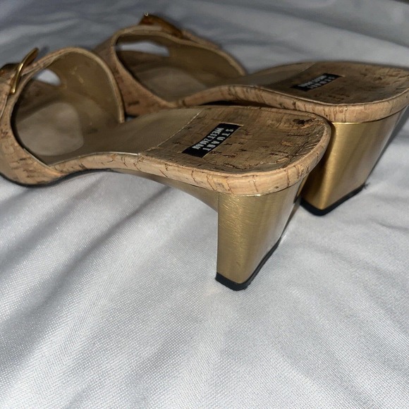 Stuart Weitzman Cork Gold Heels Size 8 - Picture 7 of 10